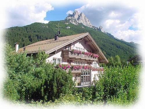 Mozart Hotel 3*